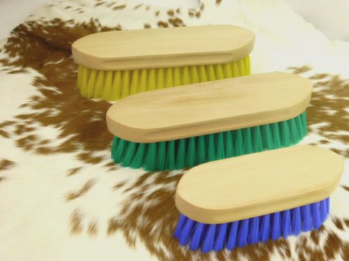 SmartPak Natural Bristle Stiff Brush